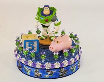 Adorno para tarta de Buzz Lightyear de Disney. Decoración central de Toy Story. Un recuerdo ideal para tus momentos especiales. ¡No es fondant!