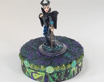 Adorno para tarta de Maléfica de Disney. Decoración de Maléfica para el centro de mesa. Un recuerdo ideal para tus recuerdos. ¡Sin fondant!