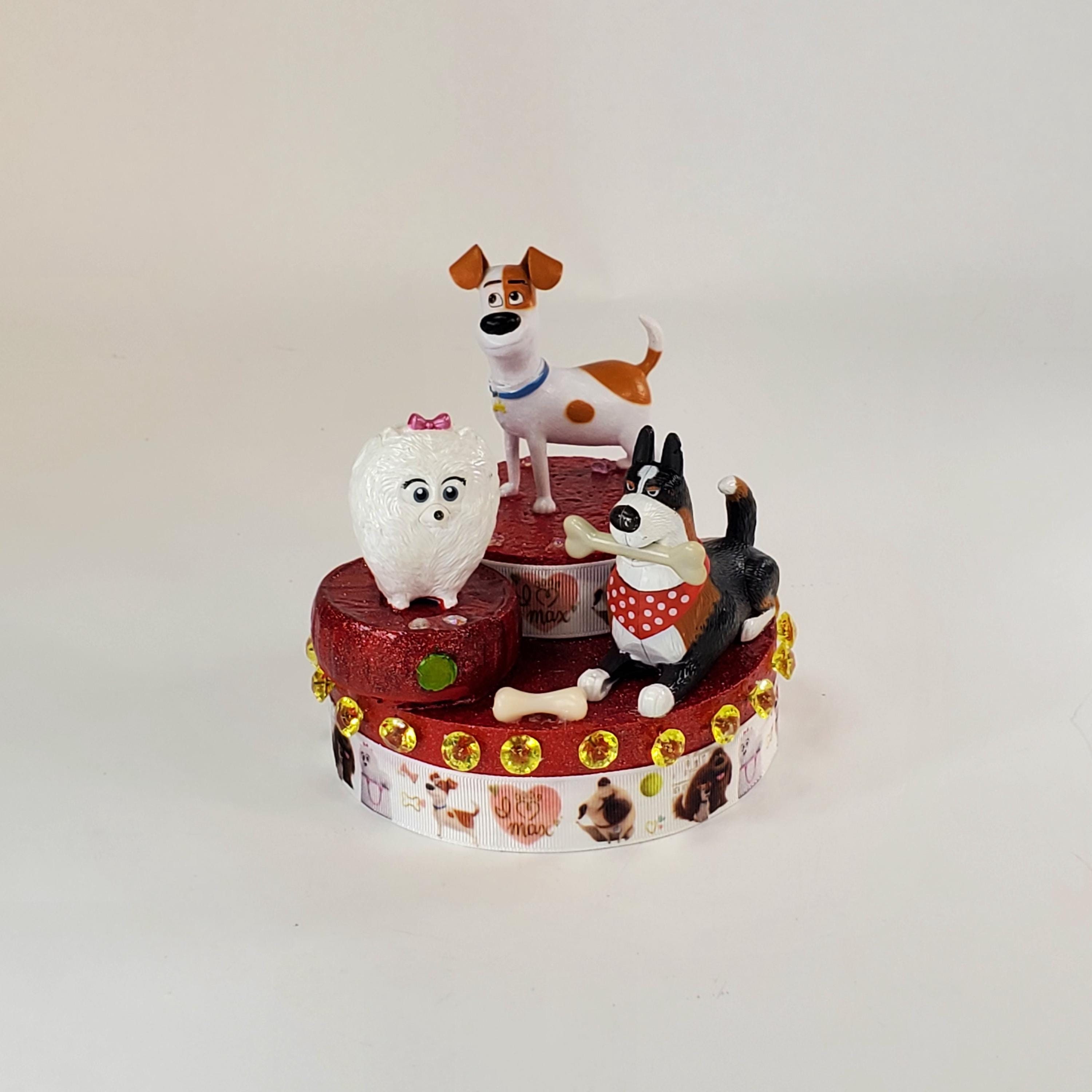 Disney Secret  Life of Pets cake topper.  Pets Centerpiece decoration.  A great keepsake for your memories.  Not fondant!