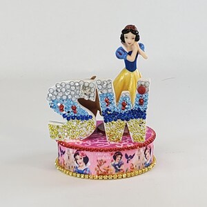 Disney Snow White cake topper.  Snow White centerpiece decoration.  A great keepsake for your memories.