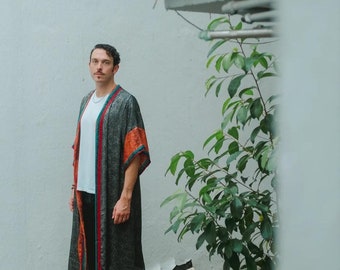 Czarny jedwabny szlafrok męski, jedwabne kimono męskie, szlafrok, szlafrok dla panów, lśniące kimono sari: ekskluzywny styl vintage