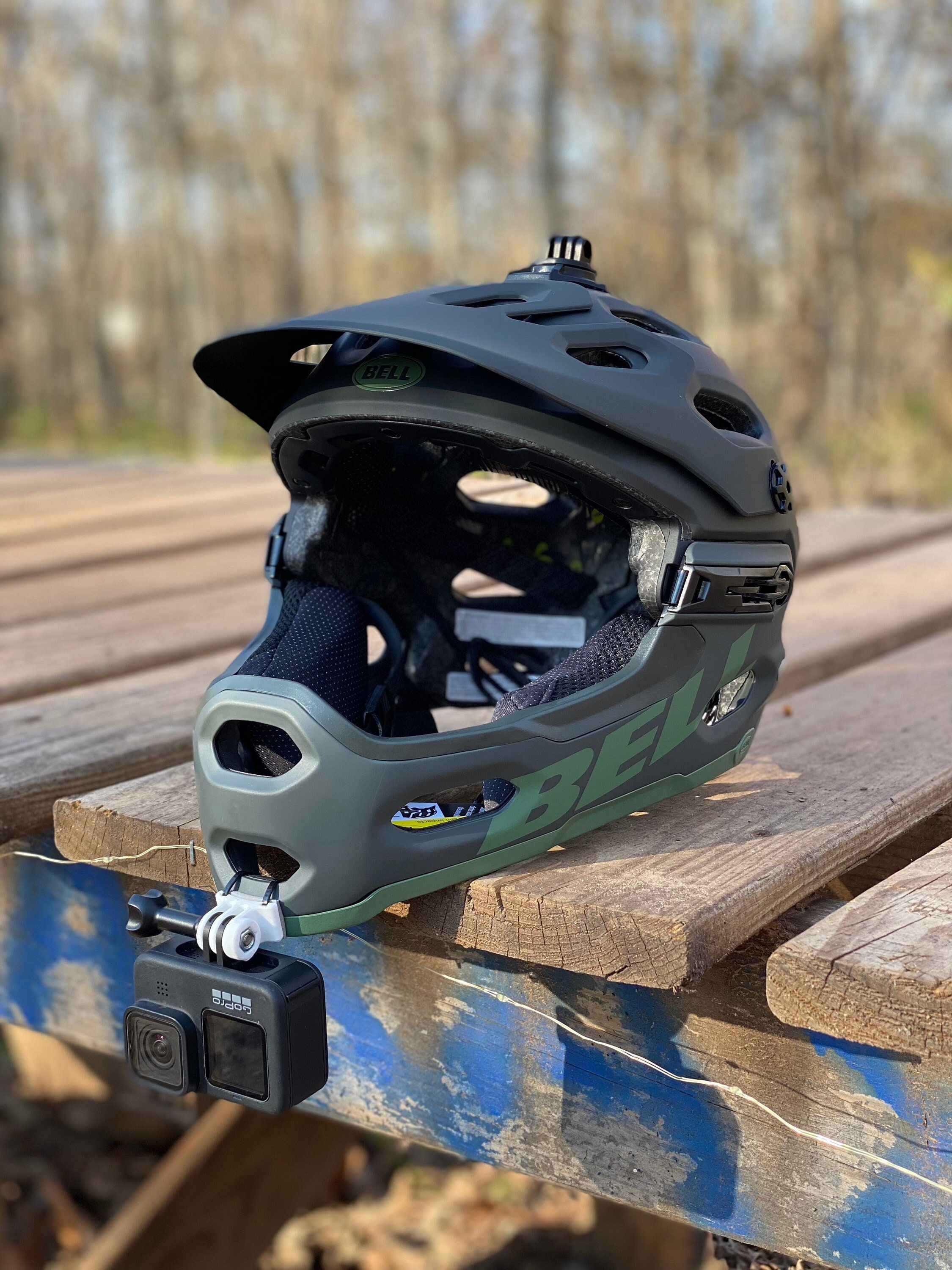 Bell Super 3R Supporto per mentoniera GoPro per casco integrale da mountain  bike MTB. -  Italia