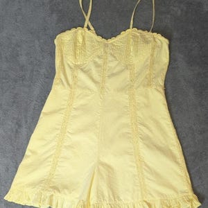 URBAN OUTFITTERS Yellow Juliette Lace Inset Romper NWT size large Hippie flirty image 1