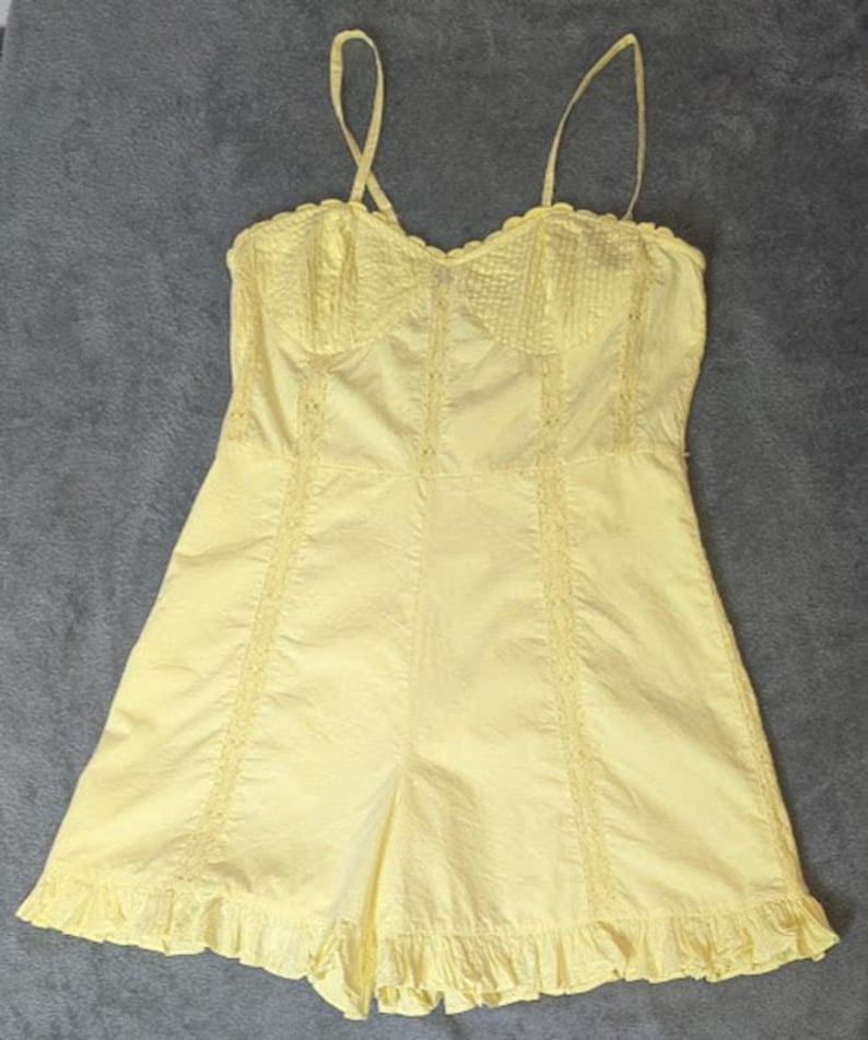URBAN OUTFITTERS Yellow Juliette Lace Inset Romper NWT size large Hippie flirty image 1