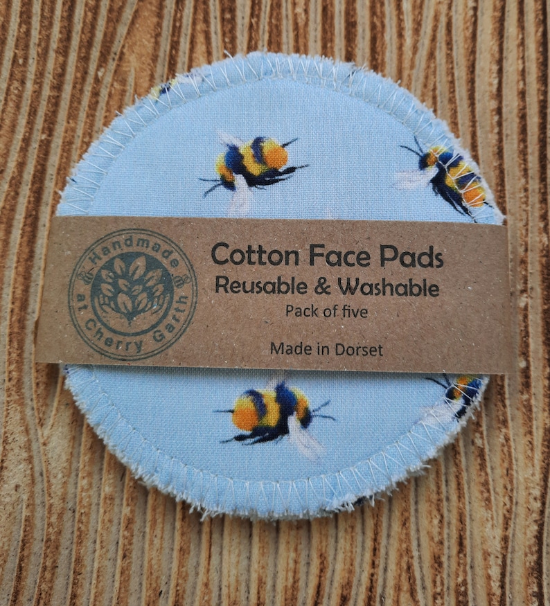 Reusable cotton face pads / little wash bag / make up remover pad / face wipes / bees / 5, 7, 10 or 14 pads pack Light blue bee