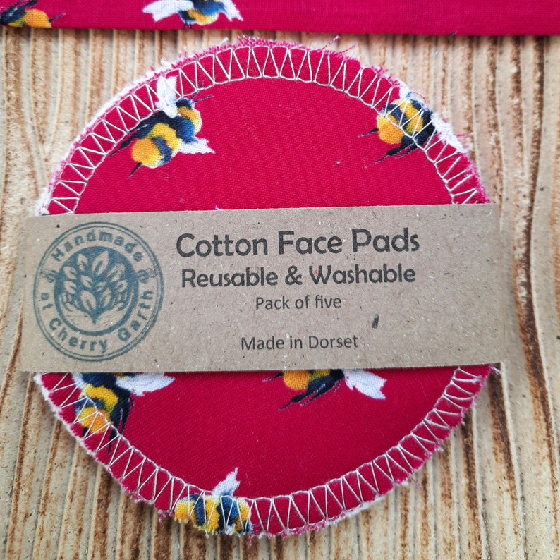 Reusable cotton face pads / little wash bag / make up remover pad / face wipes / bees / 5, 7, 10 or 14 pads pack Cerise bee