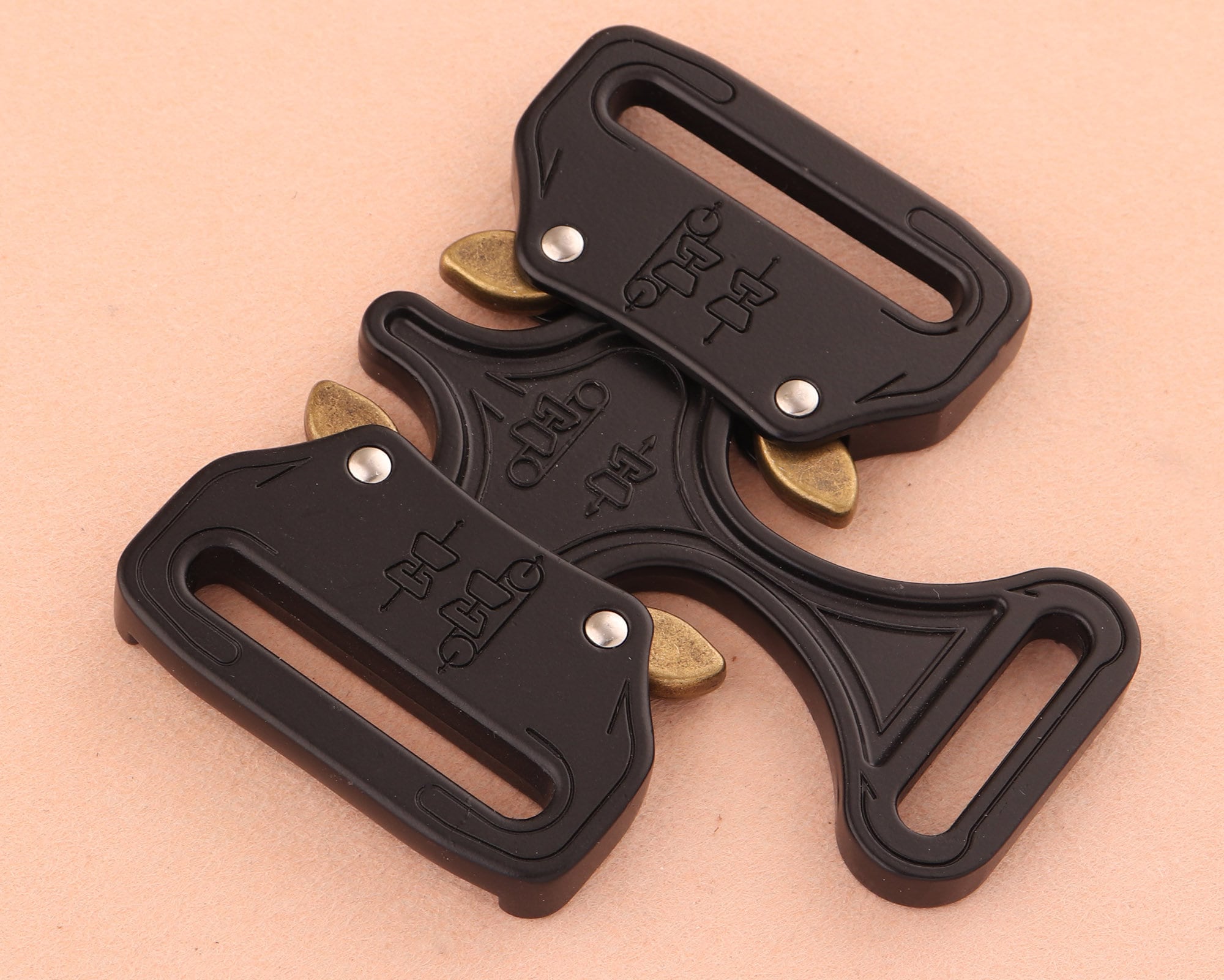 20mm Swivel Black Metal Snap Hook Pet Adjustable Buckle Dog Collar D Ring  Hardware Metal Tri-Glide Buckle for Dog Collars - China Side Release Buckle  and Dog Collar Buckle price