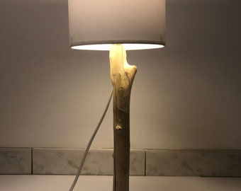 Lampe bois flotté design avec abat jour blanc