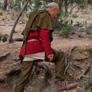 Men&#39;s suit XIV-XV century