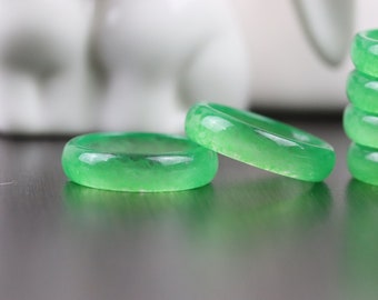 Anillo de banda de ágata verde translúcida – Joyería apilable alternativa al jade natural