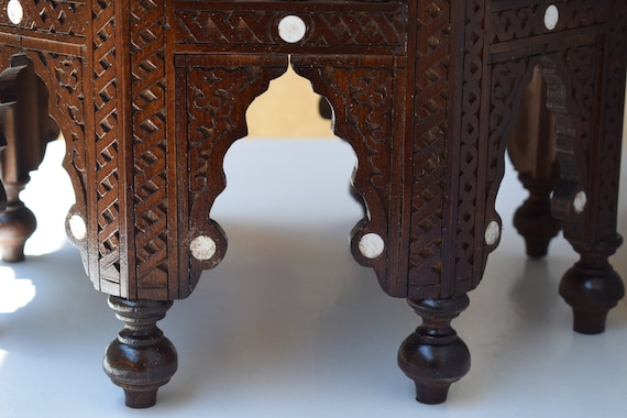 Un disfraz oriental marroquí mesa auxiliar mesa flores mesa mesa de teléfono madera 