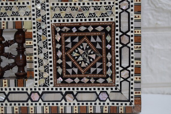 Handmade Moroccan Mashrabiya Mirror Frame: Mother of Pearl Inlaid