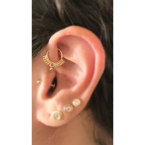 14k solidny żółty złoty pierścionek z koralikami Romb - Tragus, przekłucia uszu, przegroda, helisa, BCR