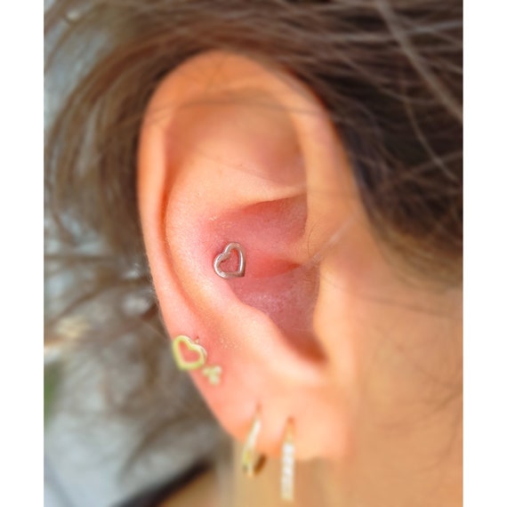 Tragus Ear Piercing Guide: Nuts And Bolts Of The Tragus – Piercing Ya Body  Jewelry