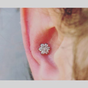 14k solid White Gold flower Labret