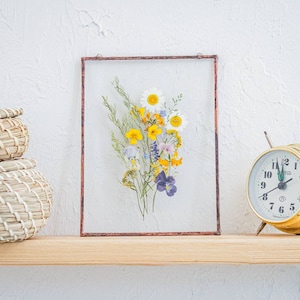 Dried flowers frame Pressed flower frame Framed dried pressed flowers Pressed flower wall art Daisy in glass Daisy frame  / &022