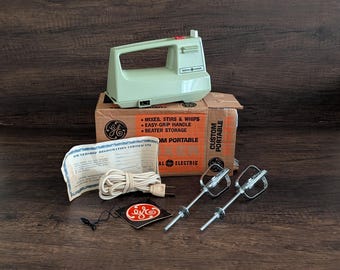 Vintage GE Handmixer mit Box & Zubehör - Avocado Green Retro Kitchen - Modell M24