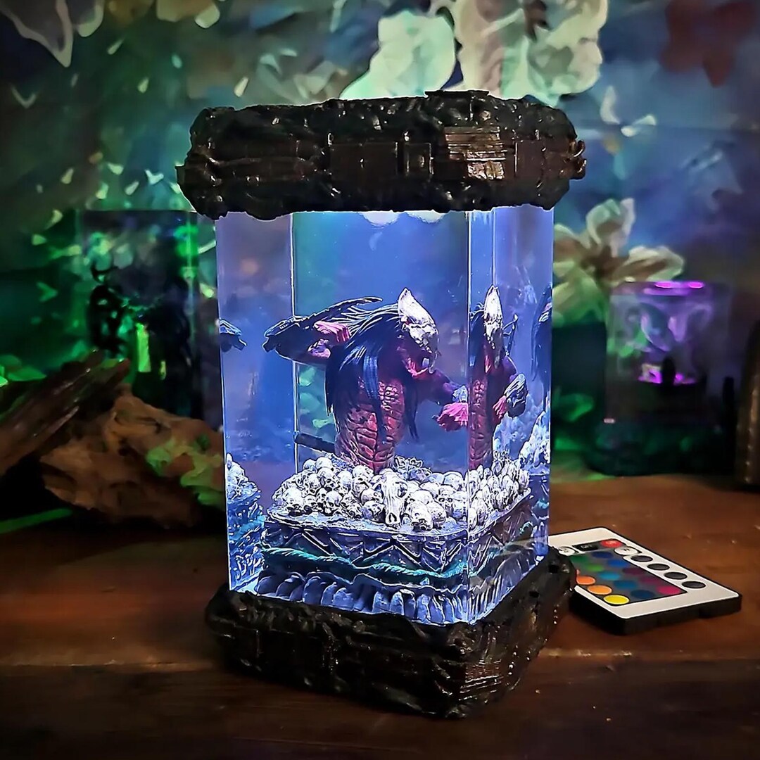 Pre.d/a.tor Space Monster Custom Resin Lamp, Resin Creations Art, Nigh ...