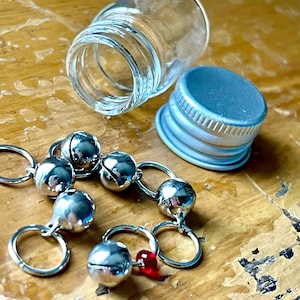 Snagfree Jingle Bells Stitch Markers for Knitters, Knitting Accessories Christmas, Perfect Gifts for Knitters, Yarn Jewelry