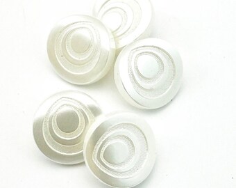 5 pearly white shank buttons 18.5mm