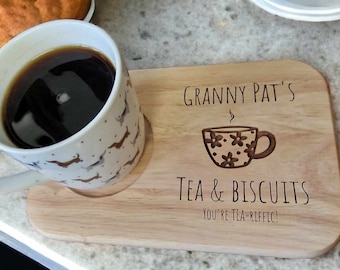 Tabla de té y galletas grabada personalizada, cumpleaños del Día del Padre, tabla de servir, abuelo, Papá Noel secreto