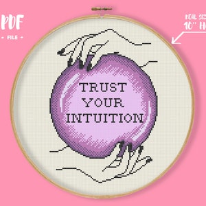 Confía en tu intuición patrón de punto de cruz, bordado de bolas de la fortuna de brujas, costura de previsión ficho, cartas del tarot Xstitch minimalista