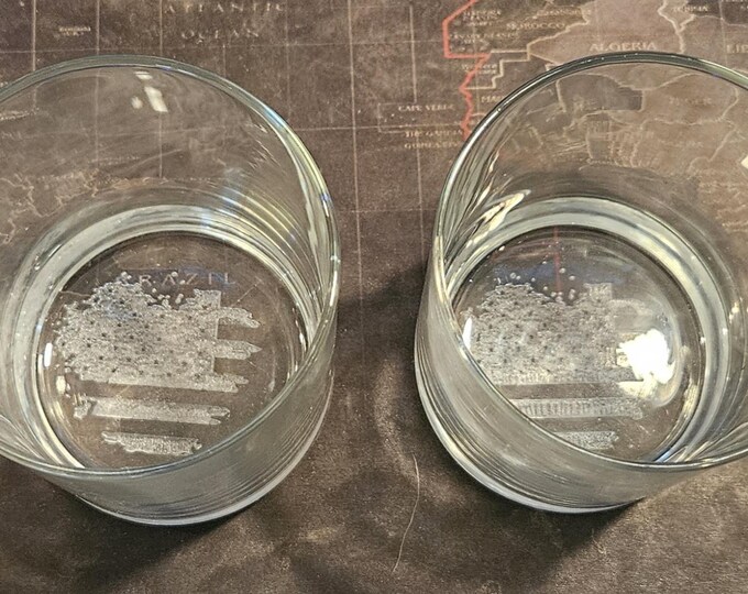 Glass Rocks Tumbler 8 oz ounce American Flag Heart Patriotic Bottom Artsy Gift Pattern Picture Photo