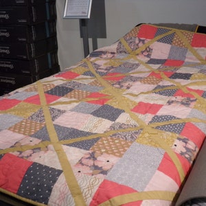 Trellis  garden quilt blanket, handmade traditional pattern in pinks and gray , coverlet or lap quilt