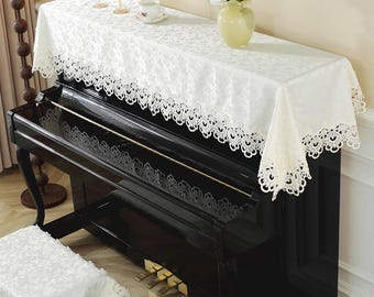 Jarquard Satin mit Spitzenkante Klavier Staubschutz