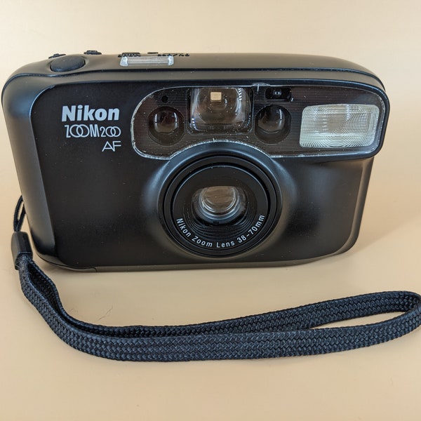 Nikon Zoom 200 AF Compact Point & Shoot 35mm Film Camera Nikon 38-70mm Lens Tested Working