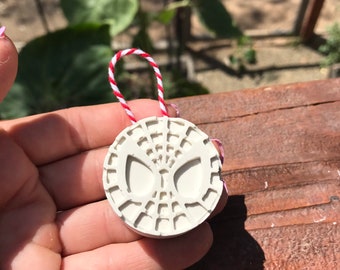 Spiderman Ornament // Disney Ornament Painting // Ornaments for Kids // DIY Ornament Painting // Spiderman Painting Kit // Disney Painting