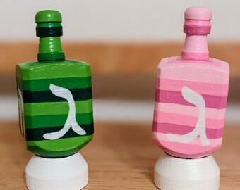 Dreidel de madera con rayas de colores pintado a mano - Decoración de Janucá - Regalo de Janucá - Judaica - Regalo de Bar y Bat Mitzvah - Regalo judío