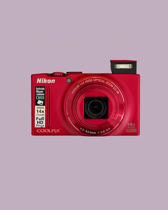 Nikon COOLPIX S8200 ブリリアンレッド　赤　デジタルカメラ Nikon Coolpix S8200 Digital Camera / Rare Red Color / Digicam