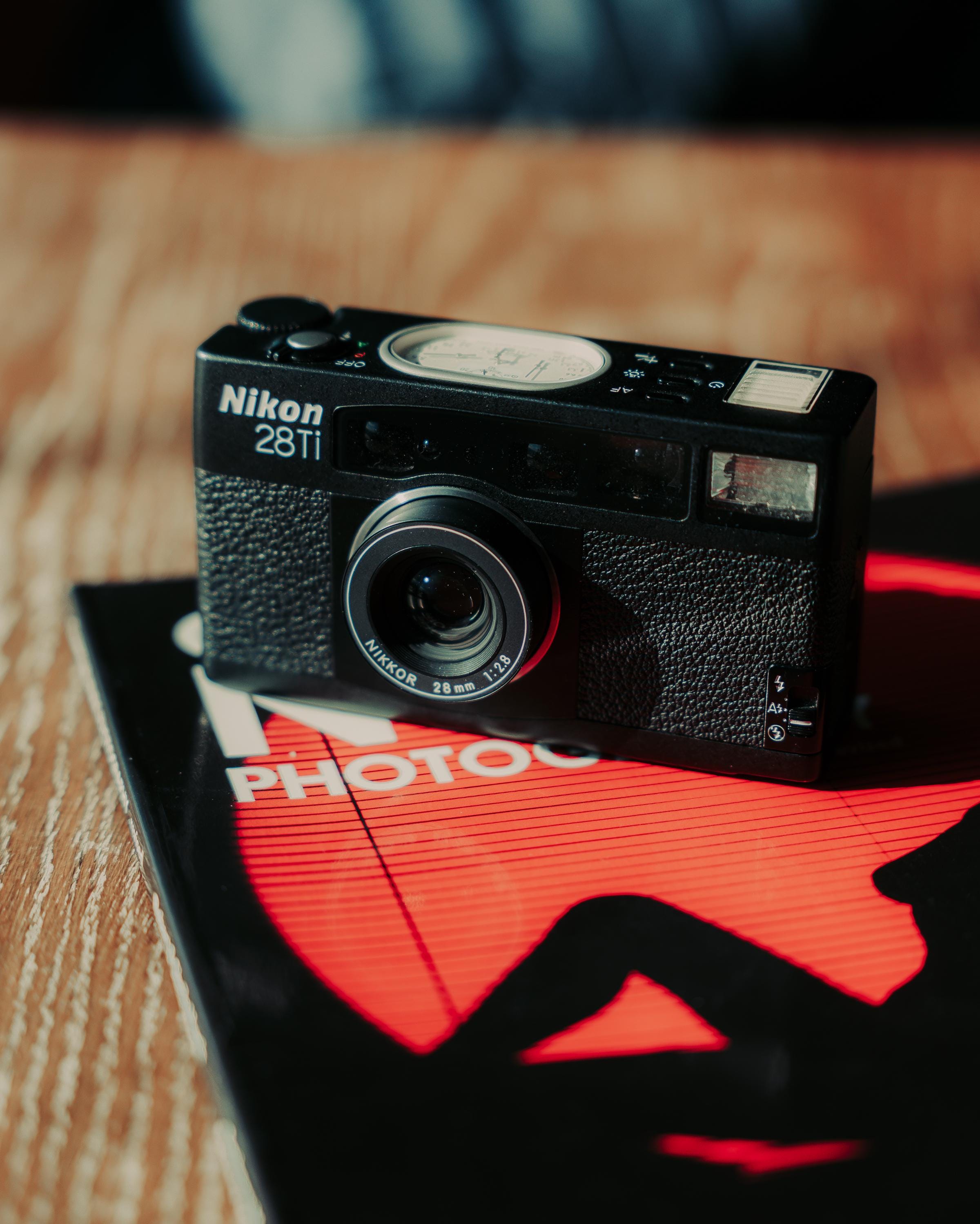 Nikon 28Ti / チタン製コンパクトフィルムカメラ / ヴィンテージNikon