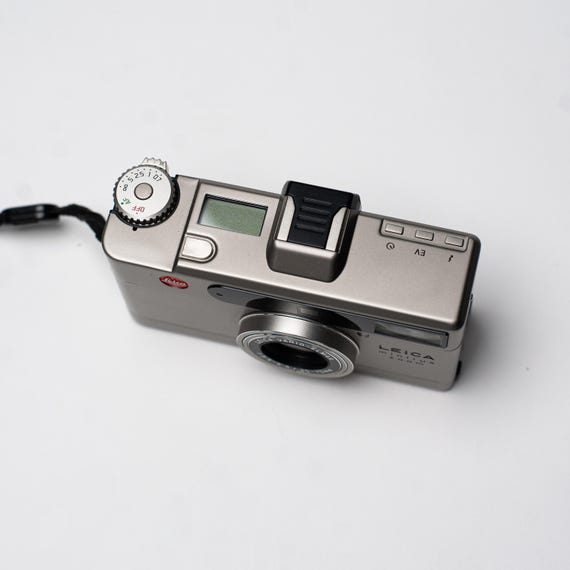 Leica Minilux Zoom / Film Camera / MINT / Point and Shoot / 35mm
