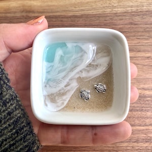 Mini Turtle Ring Dish, Custom Personalized Handmade Ceramic Jewelry Holder Coastal Trinket Tray Unique Sea Turtle Decor Gift for Ocean Lover