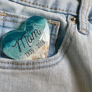 Lembrança Memorial Ocean Heart: Enfeite personalizado de cinzas de cremação para animais de estimação