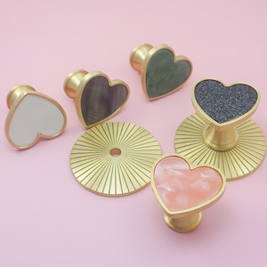 Modern Brass Plate Dresser Knob Acrylic Drawer Knobs Heart Drawer Knobs Pulls Handles / Kitchen Cabinet Knobs Handle Pull Hardware