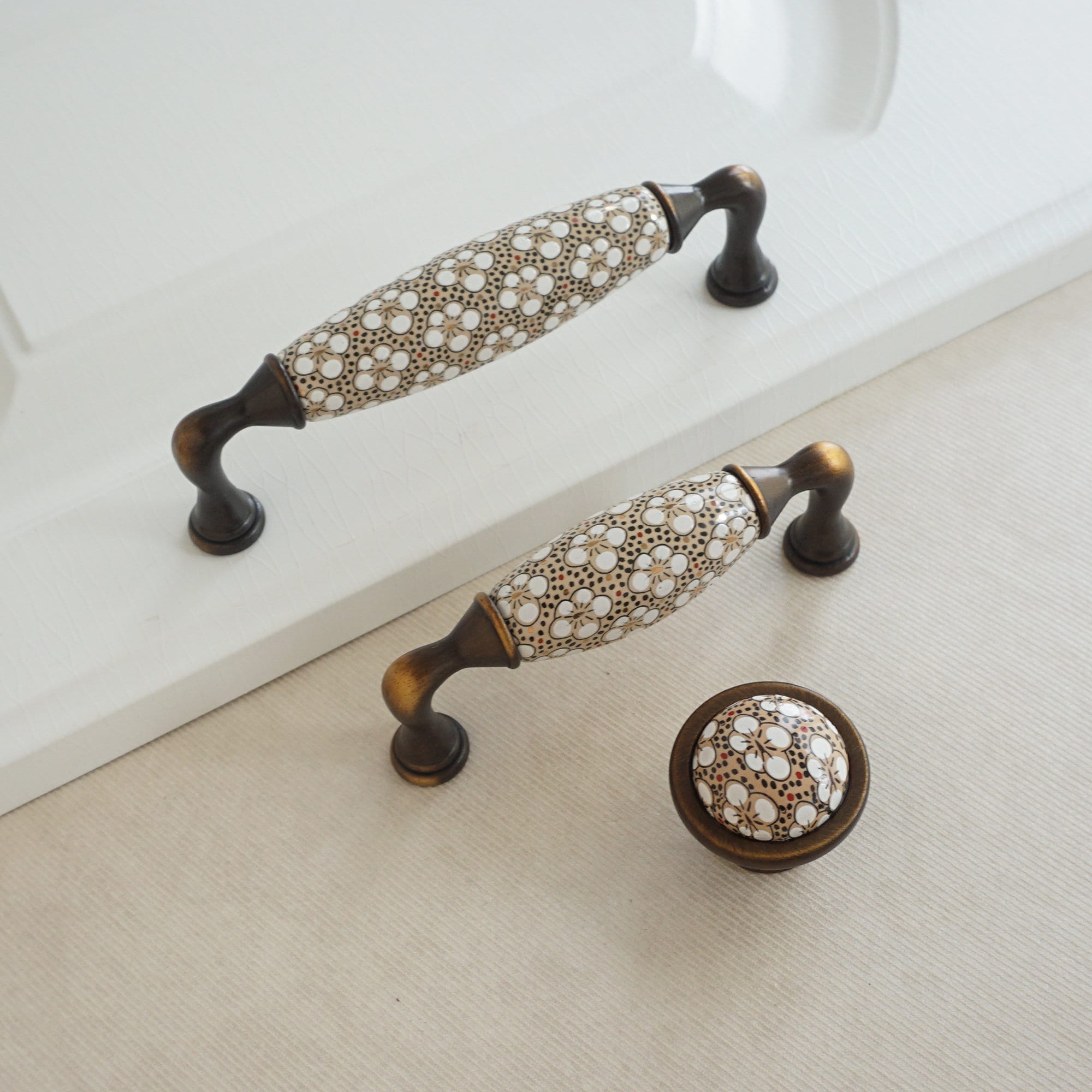 Elegant Door Pulls Handles Retro Ceramic Drawer Cabinet Knobs Furniture Hardware Elegant Door Pulls Handles Retro Ceramic Drawer Cabinet Knobs Furniture Hardware