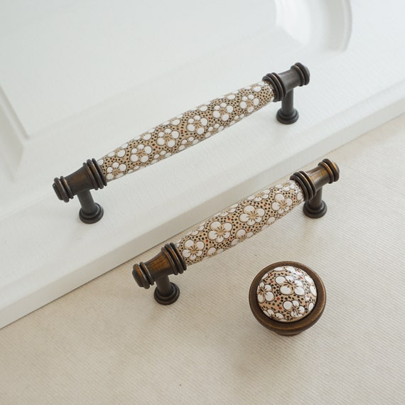 50 PC Lot Vintage Look Ceramic Door Knobs Handle Pull Door Handle Cabinet Drawer 50 PC Lot Vintage Look Ceramic Door Knobs Handle Pull Door Handle Cabinet Drawer