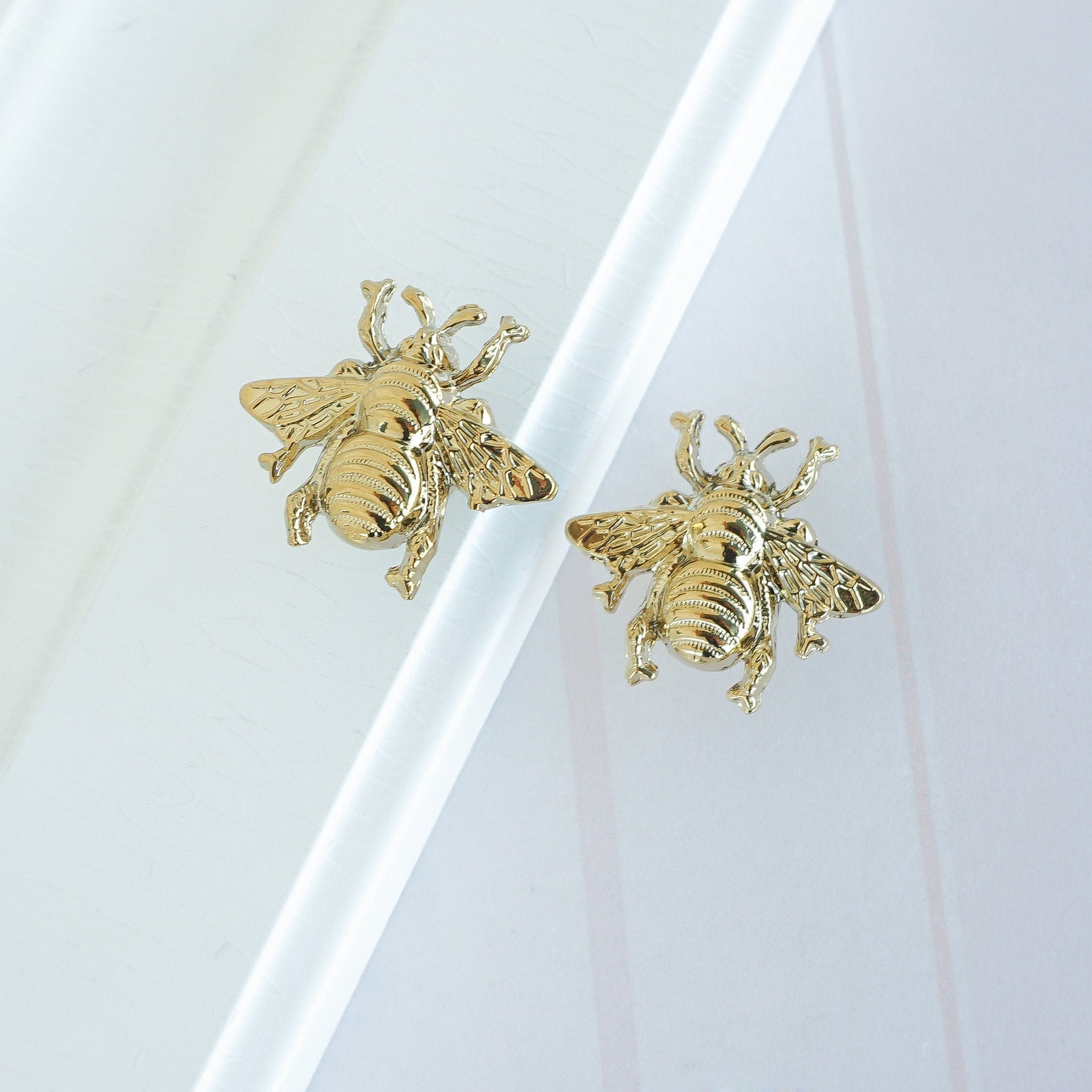 Bee Knobs Gold Brass Drawer Knobs Pulls Dresser Knobs Kitchen Etsy