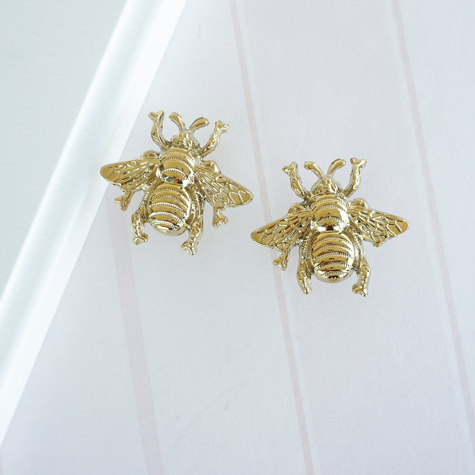 Bee Knobs Gold Brass Drawer Knobs Pulls Dresser Knobs Kitchen Etsy