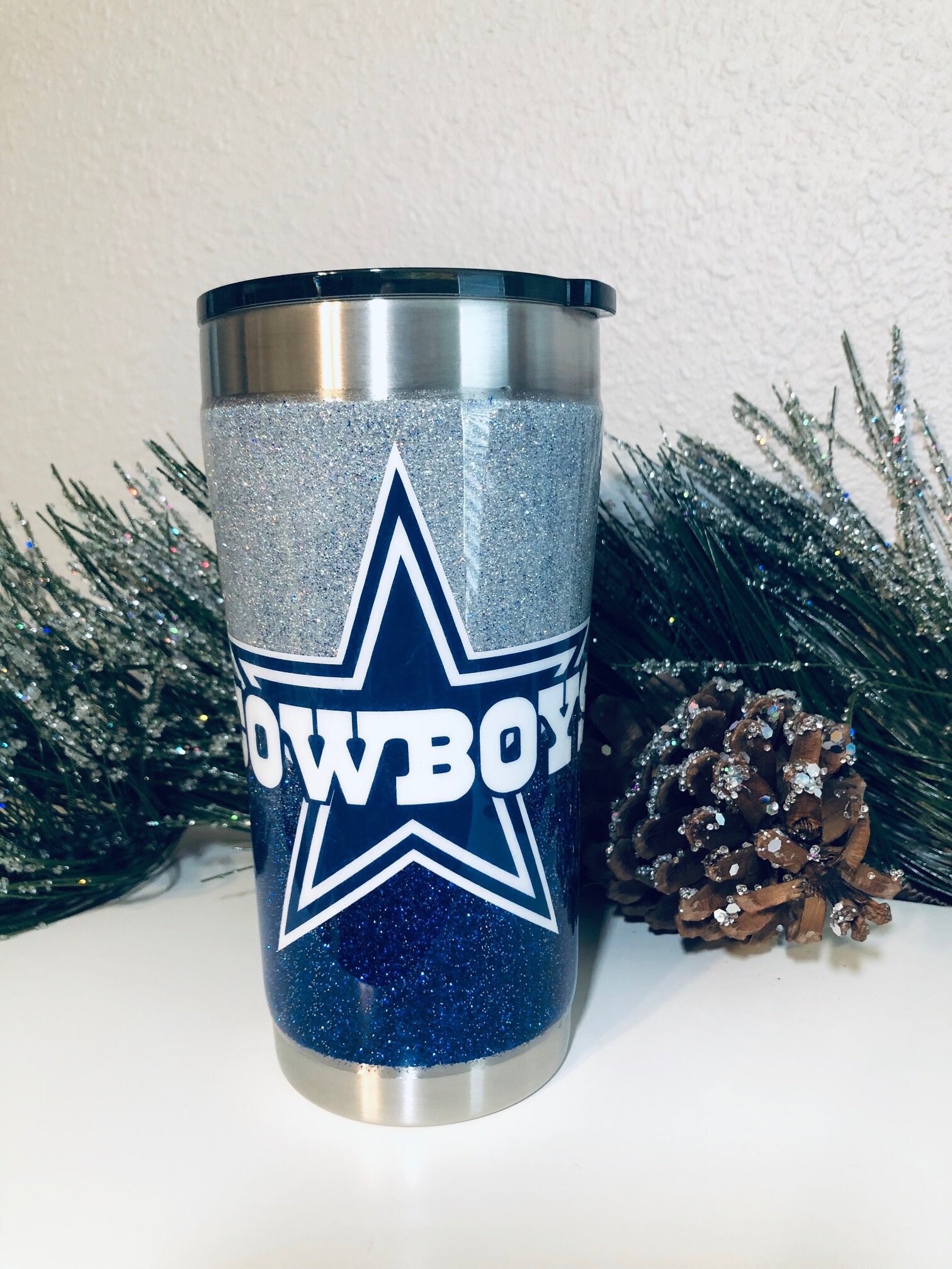 Cowboys  Tumbler cups diy, Glitter tumbler cups, Yeti cup designs