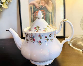Royal Albert Winsome large teapot [Rare]