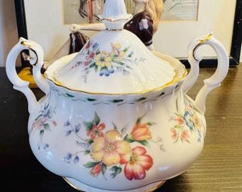 Royal Albert Constance Lidded, double handled Sugar Bowl – English Bone China  Gold Trim - Rare