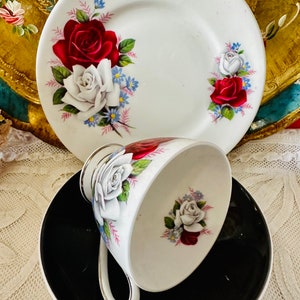 Queen Anne Roses trio unused fabulous condition