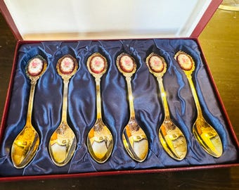 6 Cake Forks - Boxed - New