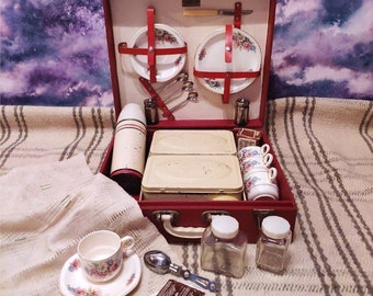 Rare Vintage Brexton Picnic set 1950s Retro Camping, RV Campervan Original Box Antique Picnic set 4 People Thermos Vintage Gift