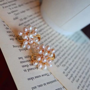 Pearl Cluster Stud Earrings, Pearl Floral Earrings, Natural White Pearl Earrings, Pearl Bridal Earrings, Pearl Cluster Wedding Earrings