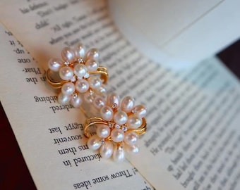 Pearl Cluster Stud Earrings, Pearl Floral Earrings, Natural White Pearl Earrings, Pearl Bridal Earrings, Pearl Cluster Wedding Earrings